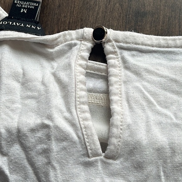 Ann Taylor - two tone white shirt/fabric size medium - Picture 3 of 4